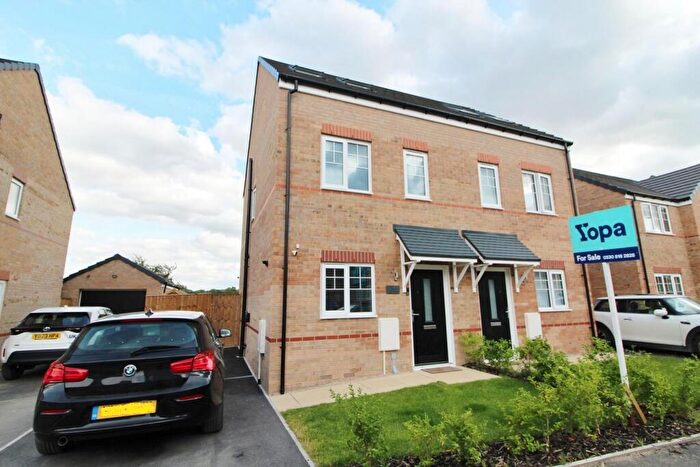 3 Bedroom Semi-Detached House For Sale In Quarry Avenue, Micklefield, LS25