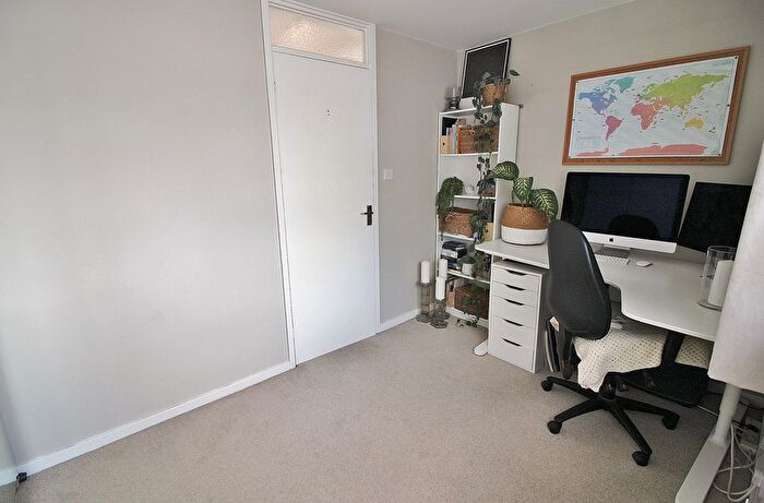 2 Bedroom End Of Terrace House For Sale In Gilbert Way, Waterlooville, PO7