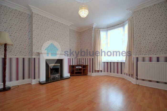 3 Bedroom End Of Terrace House To Rent In Milligan Road, Leicester, LE2