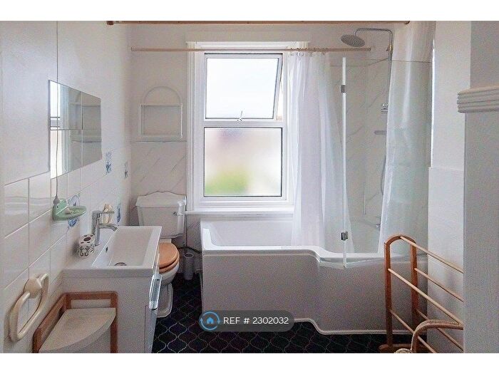 4 Bedroom End Of Terrace House To Rent In Queens Park Road, Brighton, BN2