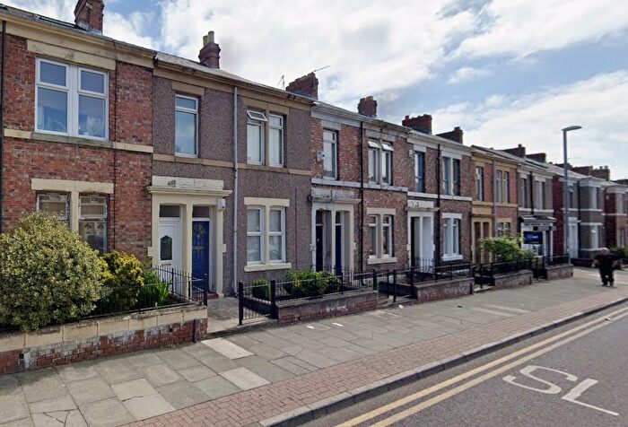 3 Bedroom Flat To Rent In Brinkburn Avenue, Gateshead, NE8