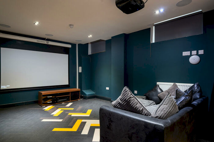 Flat To Rent In Chapel Street, Luton, LU1