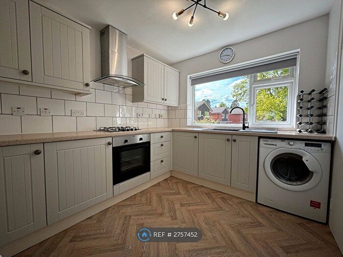 2 Bedroom Maisonette To Rent In Grangewood Court, Solihull, B92