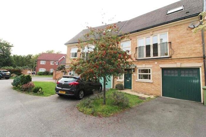 4 Bedroom Town House To Rent In Clegg Square, Shenley Lodge, Milton Keynes, MK5