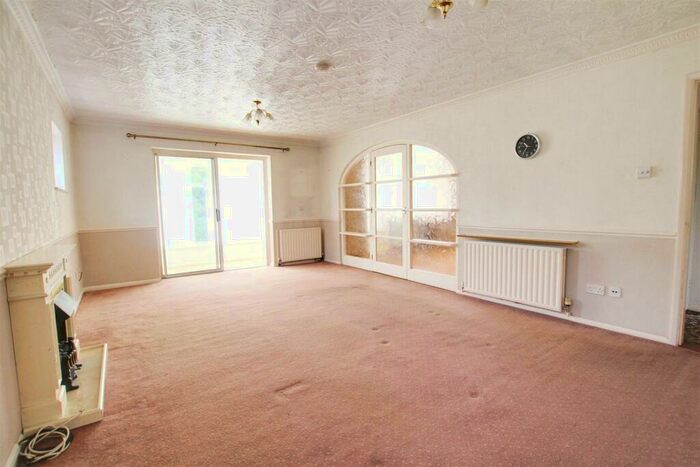 3 Bedroom Detached Bungalow For Sale In High Street, Mablethorpe, LN12