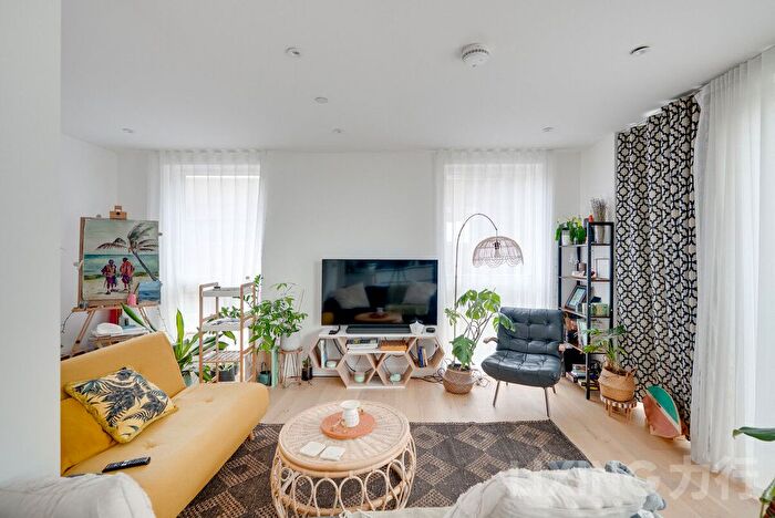 1 Bedroom Flat For Sale In Bathgate Place, West Ealing, W13