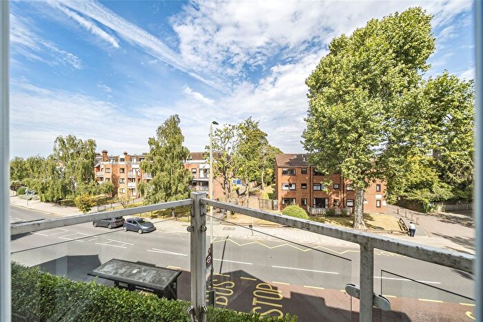 2 Bedroom Flat For Sale In Oakwood Avenue, Beckenham, BR3