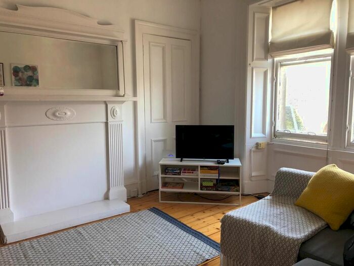 1 Bedroom Flat To Rent In Murieston Crescent, Edinburgh, EH11