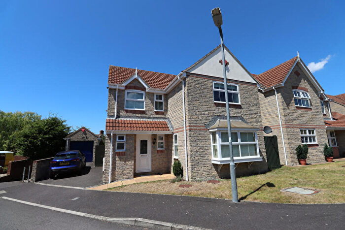 4 Bedroom Detached House To Rent In Grangefields, Street, BA16