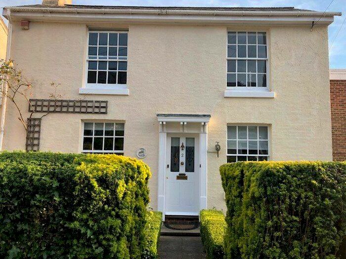 3 Bedroom Detached House To Rent In Park Street, Tunbridge Wells, Kent, TN2
