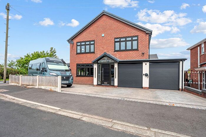4 Bedroom Detached House For Sale In Crantock Grove, Windle, WA10