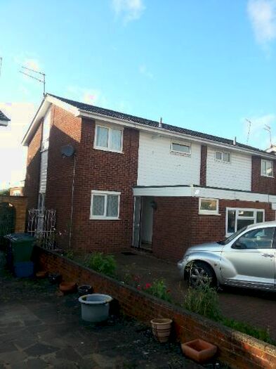 1 Bedroom Semi-Detached House To Rent In Ibsley Way, Cockfosters, Barnet, EN4