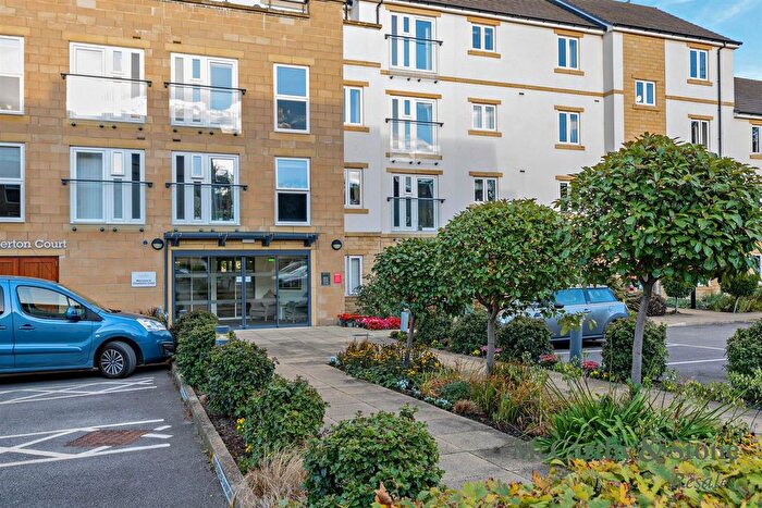 2 Bedroom Flat For Sale In Railway Road, Ilkley, LS29