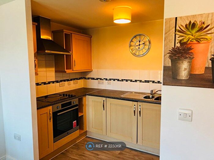 2 Bedroom Flat To Rent In Commonwealth Drive, Crawley, RH10