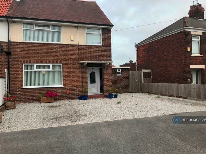 3 Bedroom Semi-Detached House To Rent In Skirbeck Road, Hull, HU8