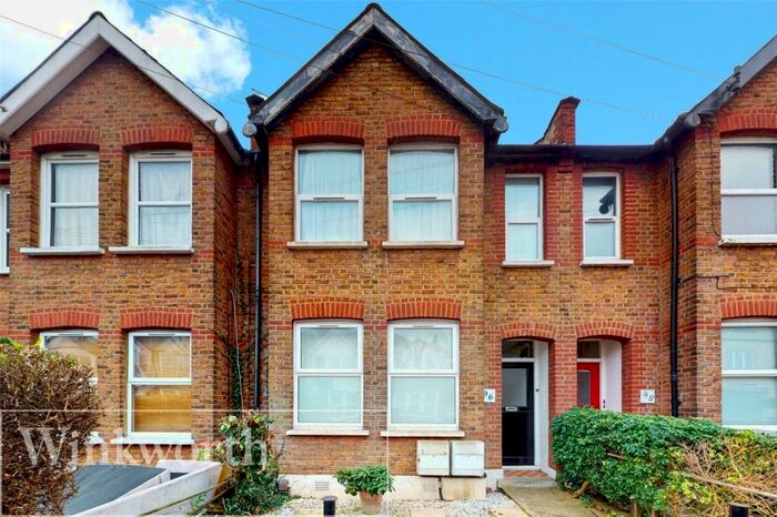 2 Bedroom Apartment To Rent In Rosslyn Crescent, Harrow, HA1