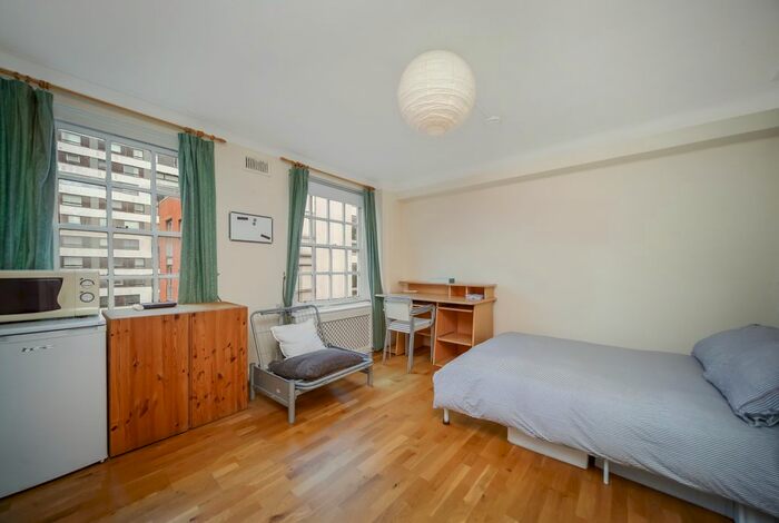 Studio To Rent In Edgware Road, London, W2