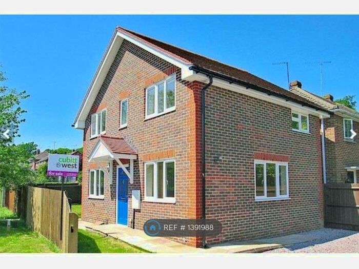 3 Bedroom Detached House To Rent In Ellis Close, Arundel, BN18