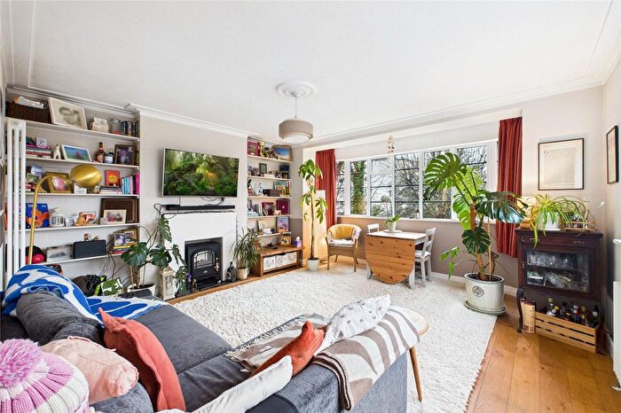 2 Bedroom Flat For Sale In Leigham Court Road, London, SW16