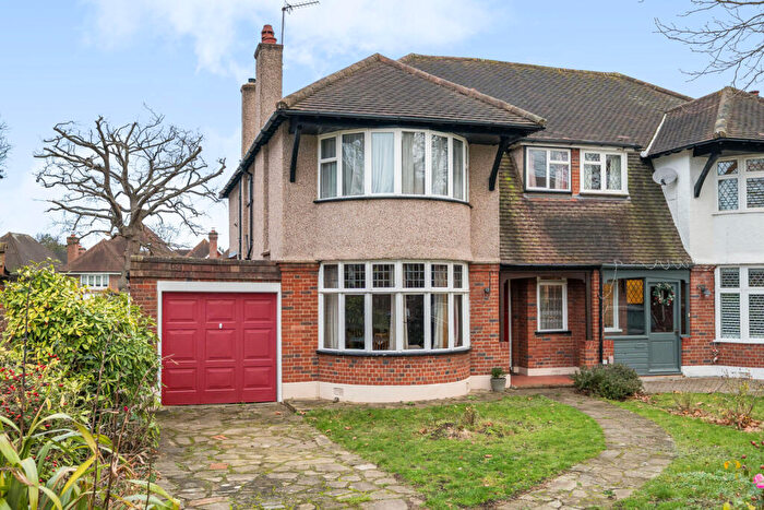 4 Bedroom Semi Detached House For Sale In Wanstead Road, Bromley, BR1