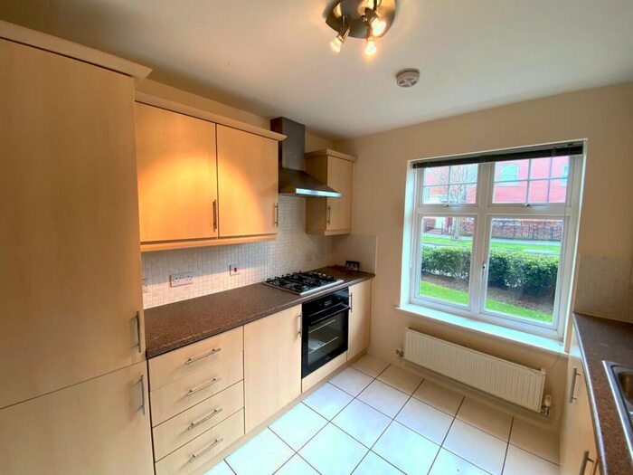2 Bedroom Flat To Rent In Brandwood Crescent, Kings Heath, B30
