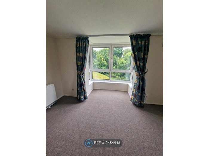 2 Bedroom Flat To Rent In Fair A Far, Edinburgh, EH4