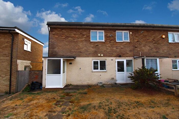 2 Bedroom End Of Terrace House For Sale In Broad Oak Way, Stevenage, SG2