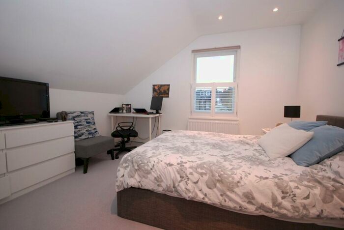 2 Bedroom Flat To Rent In Byrne Road, London, SW12