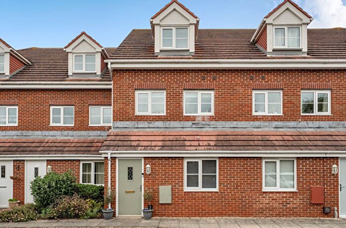 2 Bedroom Flat For Sale In Hoddinott Road, Eastleigh, Hampshire, SO50