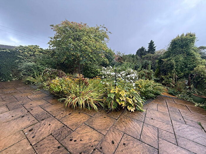 2 Bedroom Detached Bungalow For Sale In Castle Rise, Belmesthorpe, PE9