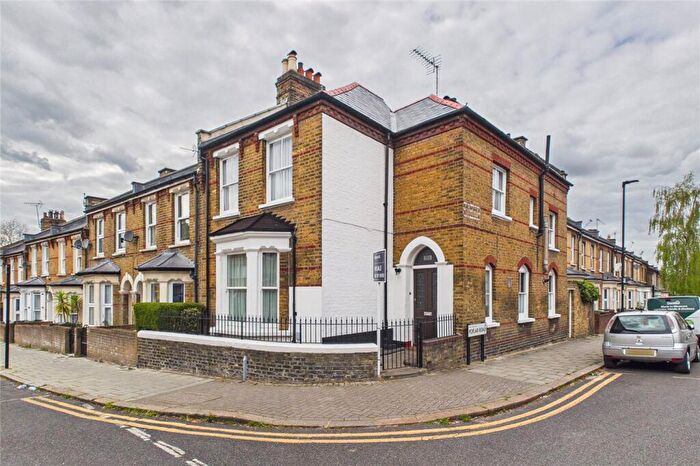 3 Bedroom End Of Terrace House For Sale In Lowden Road, London, SE24
