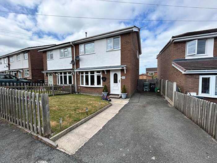 3 Bedroom Semi-Detached House For Sale In Bryn Celyn, Upper Colwyn Bay, LL29