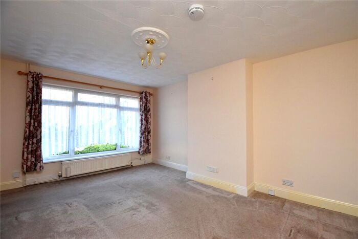 2 Bedroom Bungalow For Sale In Royston Drive, Ipswich, Suffolk, IP2