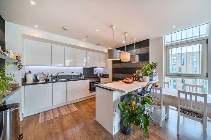 2 Bedroom Flat For Sale In Enterprise Way, Wandsworth, London, SW18