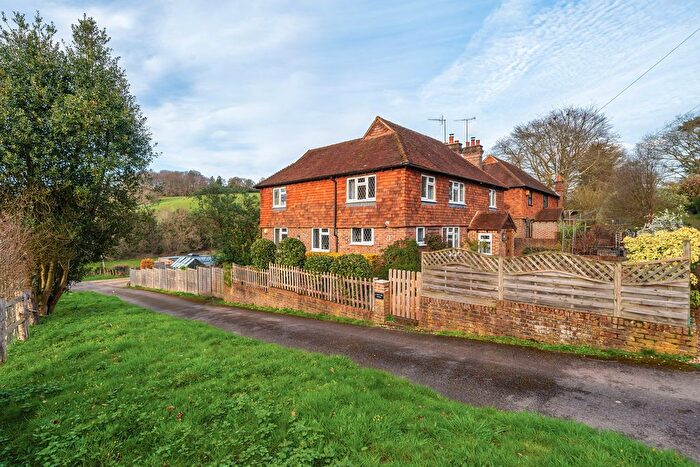 4 Bedroom Detached House For Sale In Woodhill Lane Shamley Green Guildford, Surrey, GU5