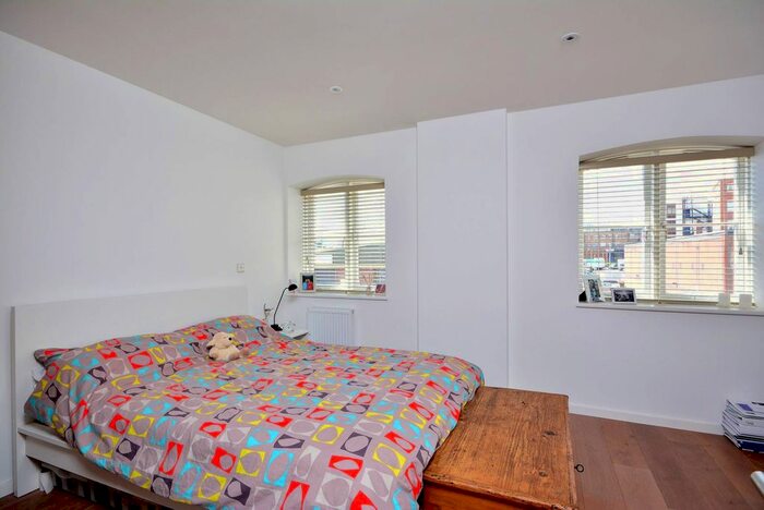 1 Bedroom Flat To Rent In Stanley Gardens, Acton, London, W3