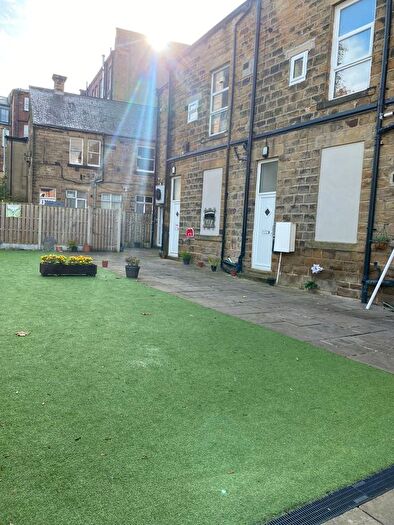 2 Bedroom Flat To Rent In Queen Street, Leeds, LS27