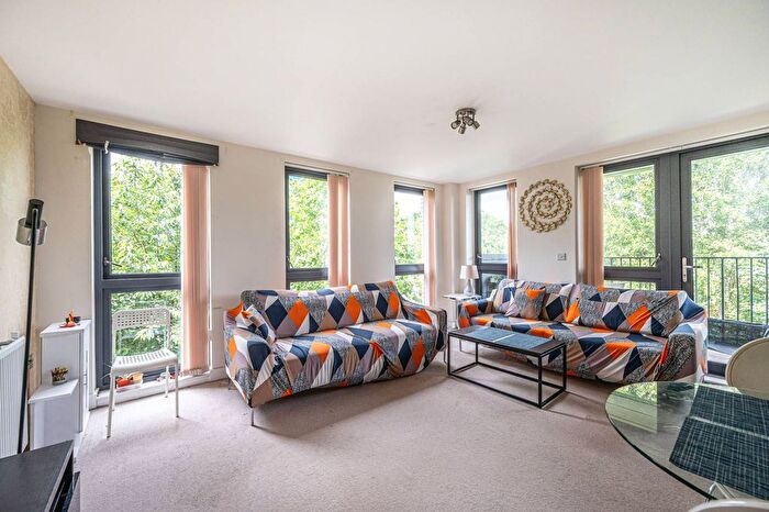 2 Bedroom Flat To Rent In Plamer Court, Colindale, London, NW9