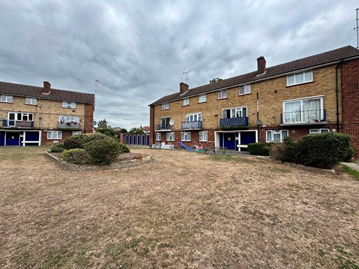 2 Bedroom Maisonette To Rent In Sheers Court, Sunbury, TW16