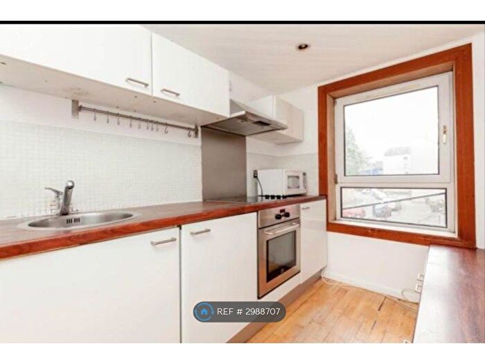1 Bedroom Flat To Rent In Viewcraig Gardens, Edinburgh, EH8