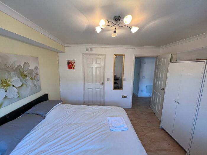 3 Bedroom Flat To Rent In Otter Close, London, E15