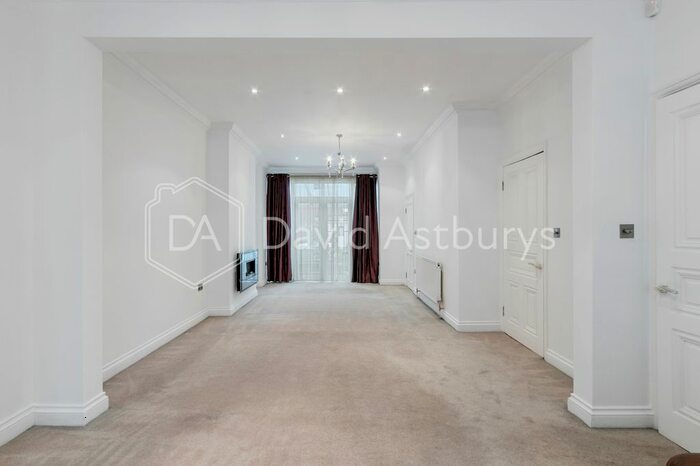 5 Bedroom Terraced House To Rent In Woodberry Avenue, Winchmore Hill, London N21