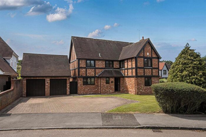 5 Bedroom Detached House To Rent In Tadworth, KT20
