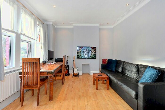 2 Bedroom Flat To Rent In Allington Road, West Kilburn, W10
