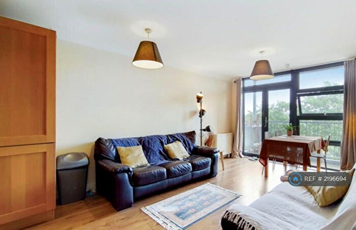2 Bedroom Flat To Rent In Maltings Close, London, E3