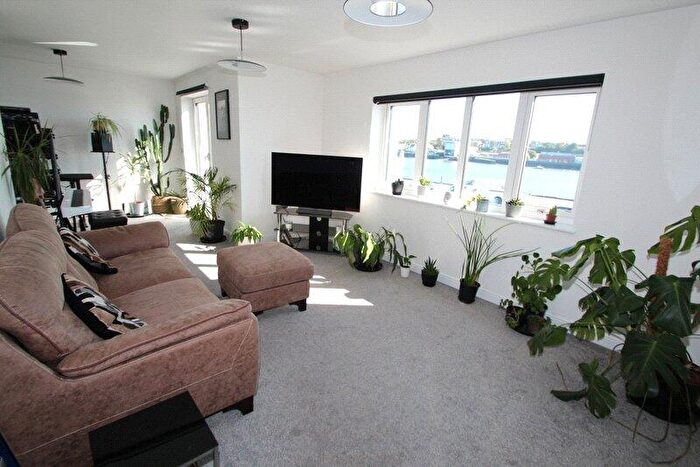 2 Bedroom Apartment For Sale In Waterfront Apartments, Bell Street, North Shields, NE30