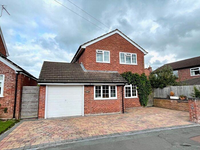 3 Bedroom Detached House For Sale In Poplar Drive, Marford, Wrexham, LL12