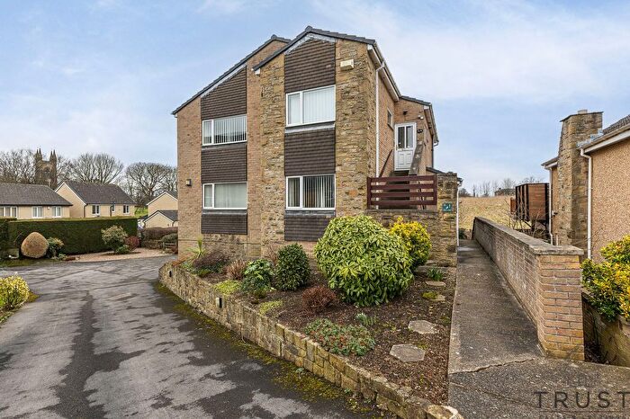 2 Bedroom Flat For Sale In St. Marys Avenue, Mirfield, WF14