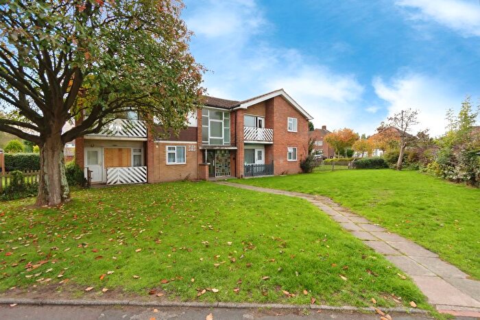 1 Bedroom Flat For Sale In Castle Lane, Solihull, West Midlands, B92