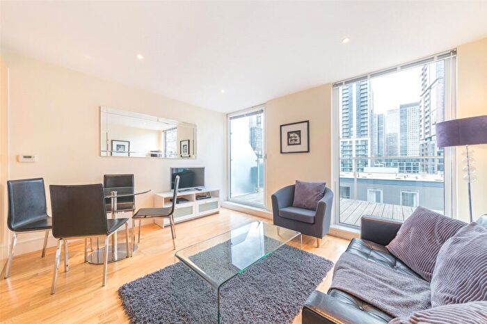 1 Bedroom Apartment To Rent In Lanterns Way, London, E14